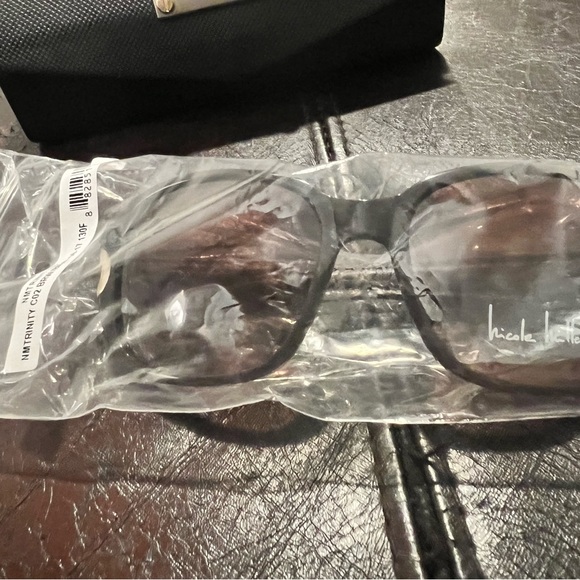 NWT Nicole Miller Trinity Sunglasses - Picture 3 of 5